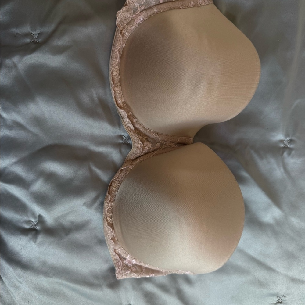 The original Wonderbra! Lace Trimmed Beige Bra